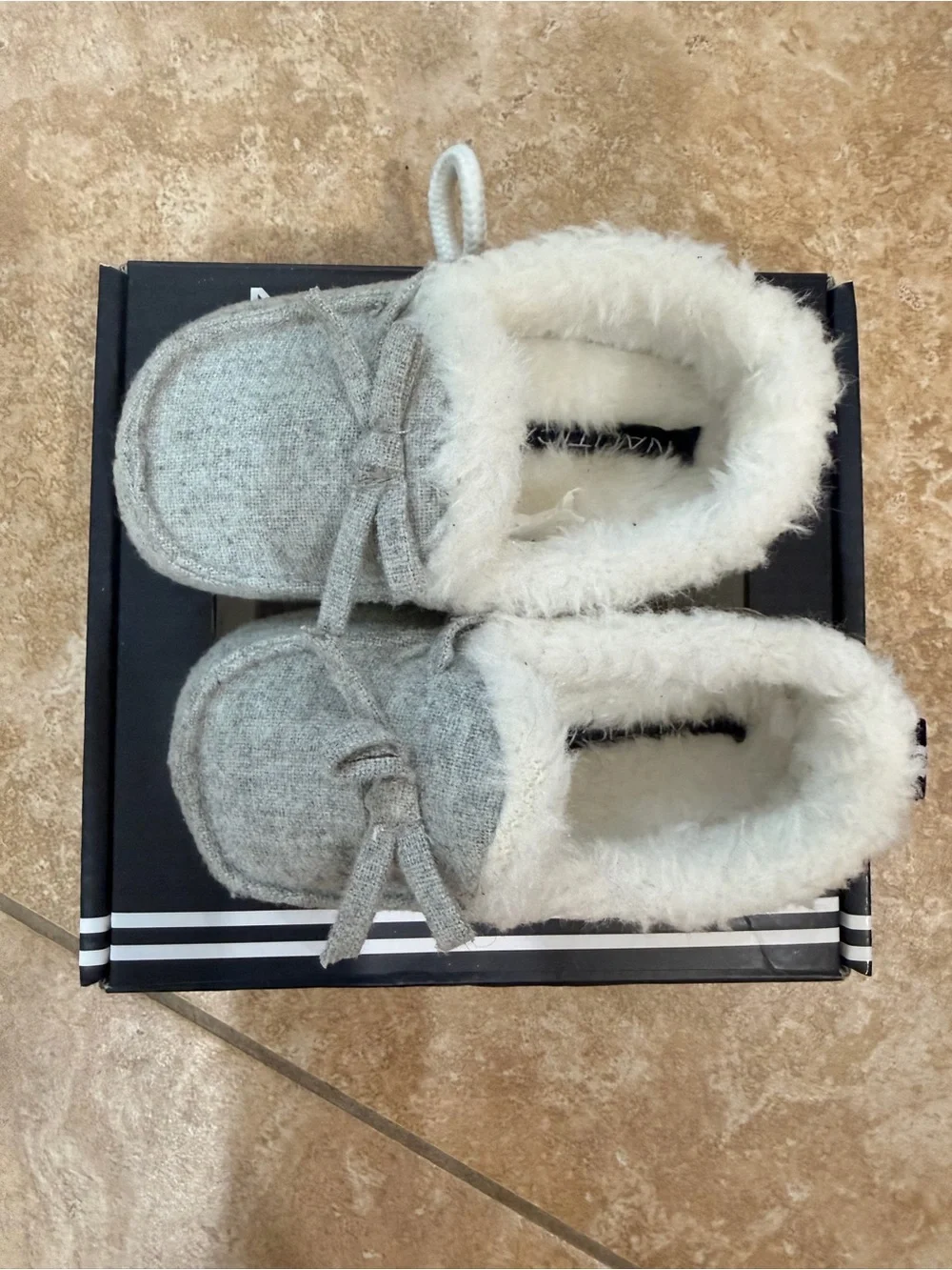 Nautica Light Gray Plush Lined Moccasin Slippers